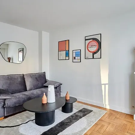 Apartment Superb In The Heart Of The 16th District Paris