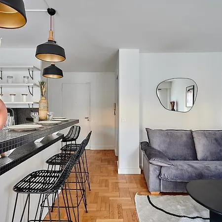 Superb In The Heart Of The 16th District * Paris